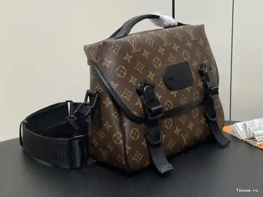 Affordable Trail VUITTON LOUIS Messenger-31*22*11CM 0505